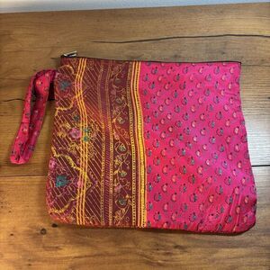 Cosmosyr Recycled Silk Wristlet Necessaire Bag Clutch Vintage Style Pink